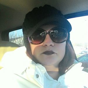 Meet your Posher, Crystal